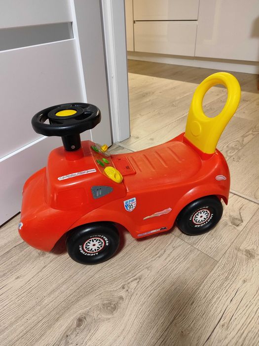 Pchacz jeździk samochodzik