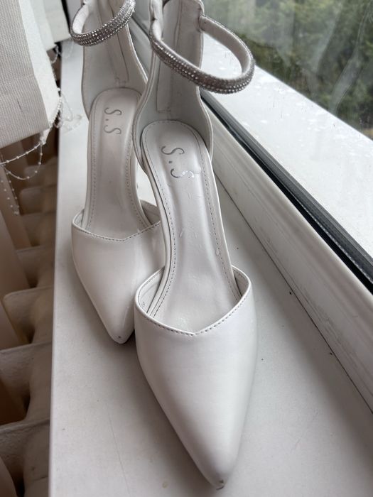 Весільні жіночі туфлі