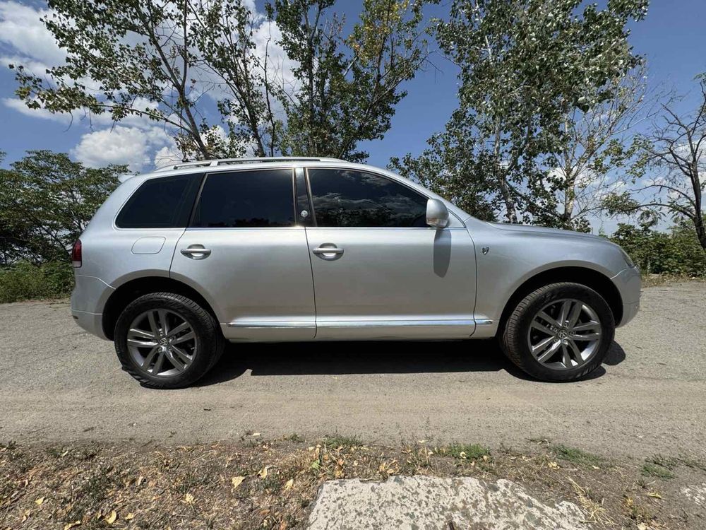 Volkswagen touareg 1