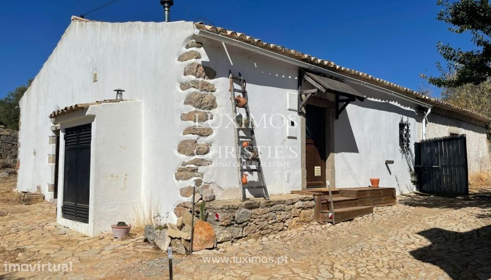 Ampla propriedade com piscina, à venda em Loulé, Algarve