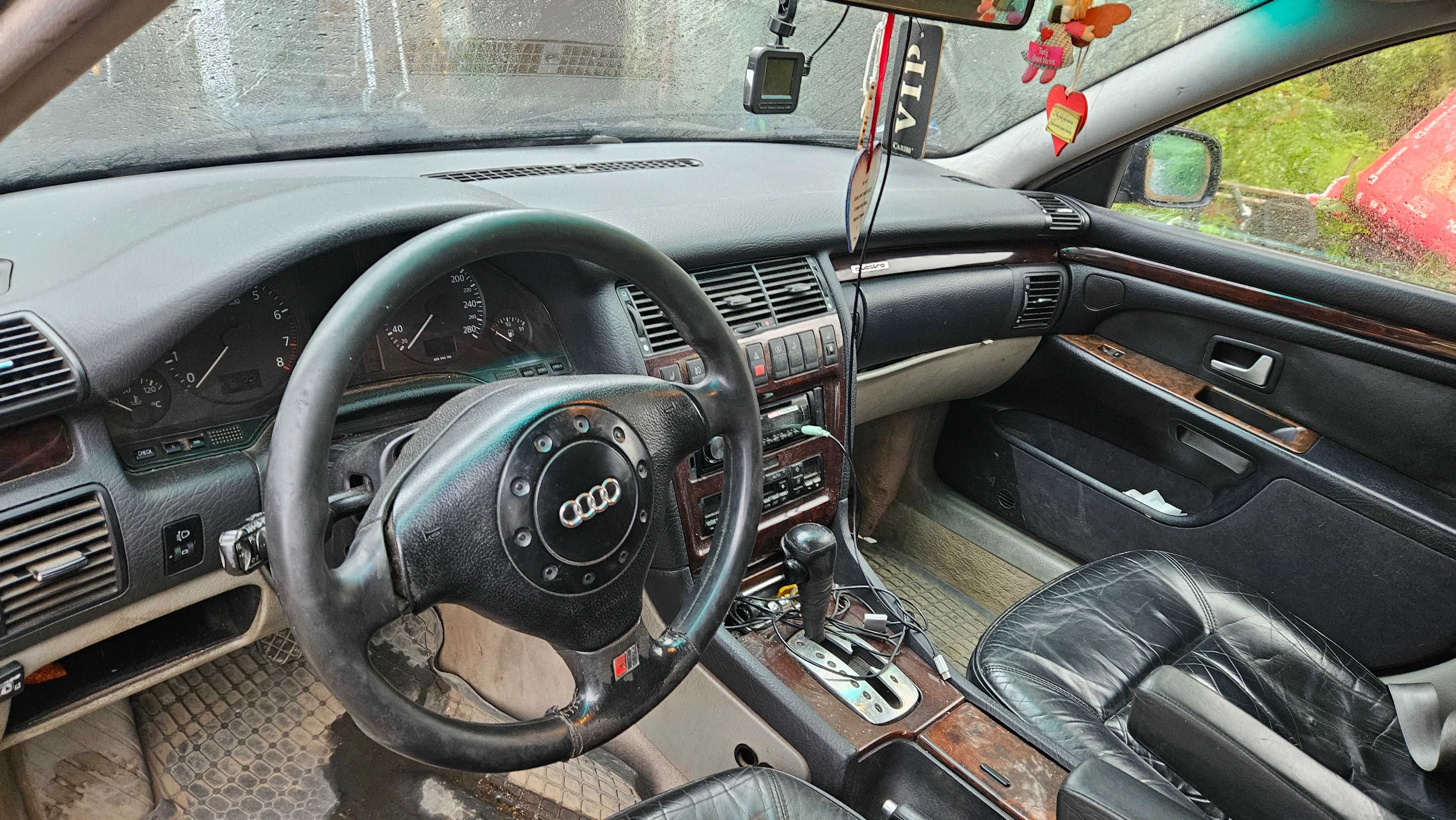 Syndyk sprzeda samochód osobowy - Audi A8, rok produkcji 1996