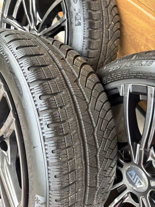 MSW 73 Gloss Dark Grey ET37 Michelin Pilot Alpin 225/45 r18