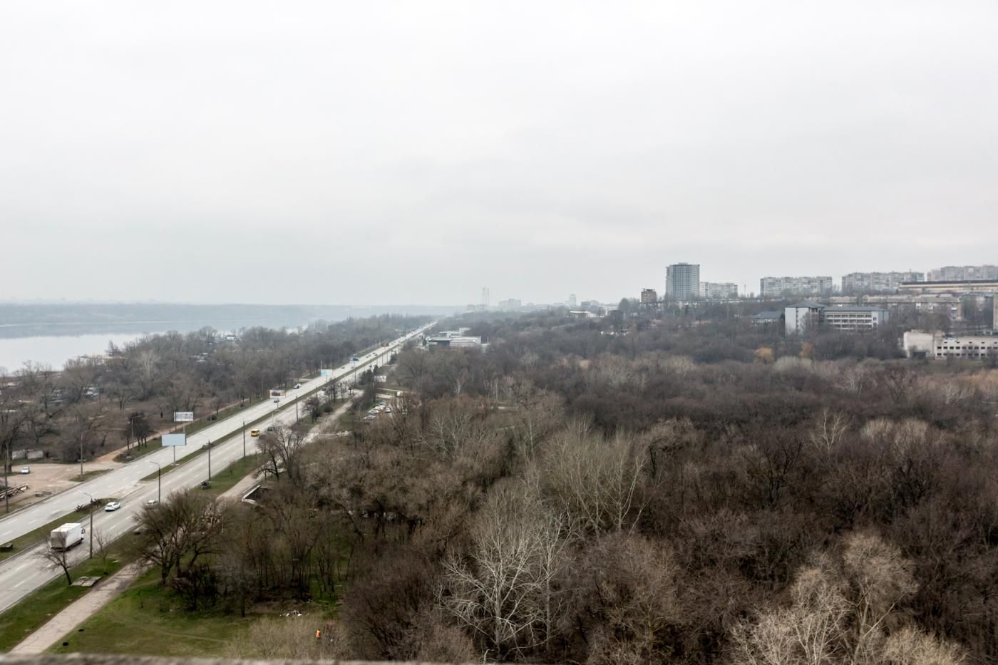 Продаж 4-кімнатної квартири в Олександрівському районі