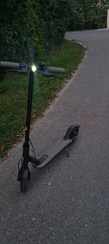 Hulajnoga Xiaomi Mi Scooter 1S 300 W 20 km/h