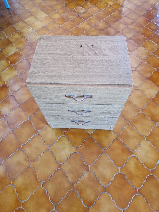 Mesinha de cabeceira