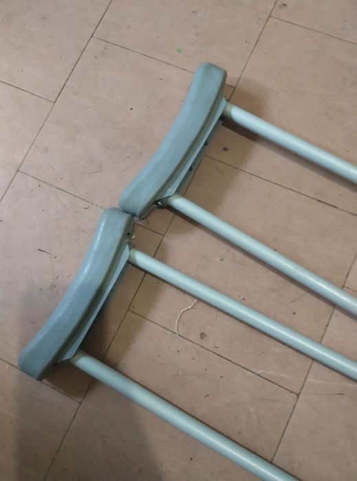 Костыли железные