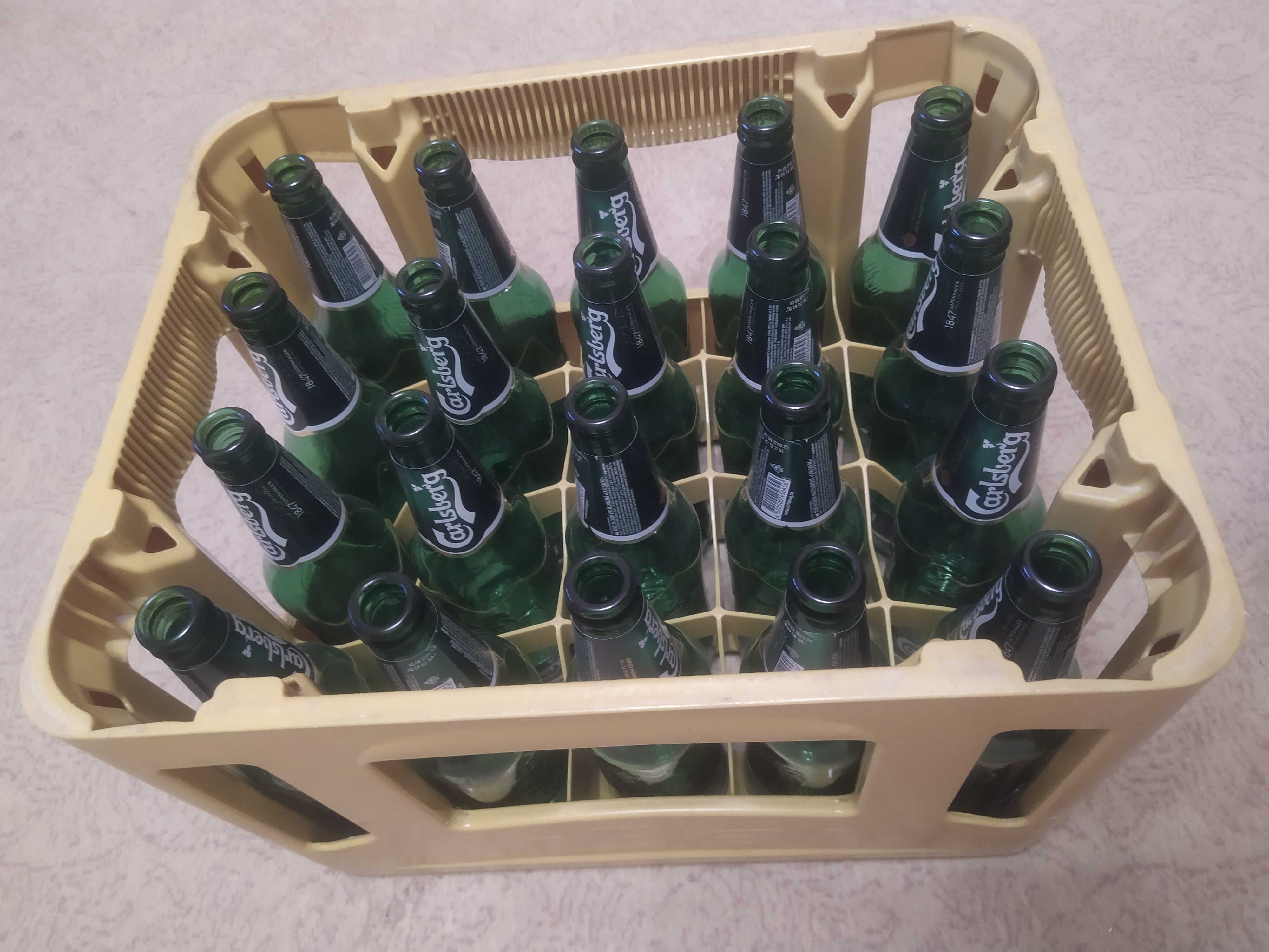 Пивные бутылки в ящике