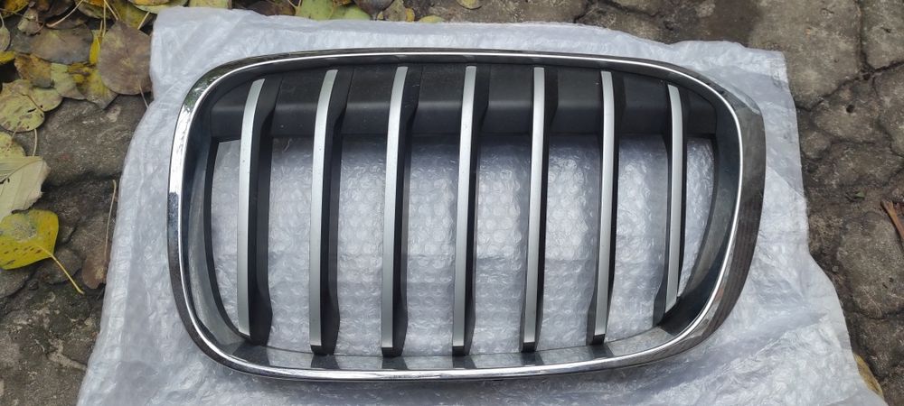 Решетка радиатора BMW X1 2017 ноздри