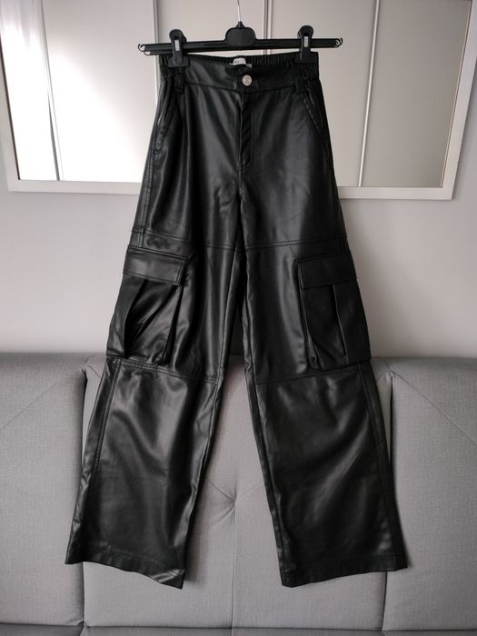 Bershka , bojówki proste w rozmiarze S