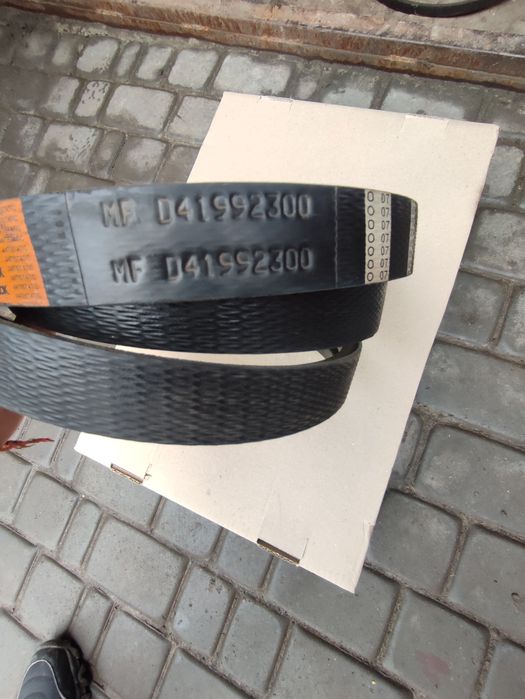 Ремінь D41992300