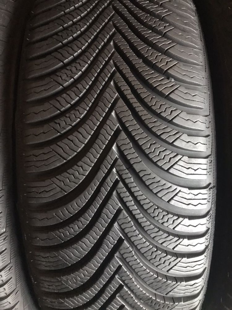 215/65/17 R17 Michelin Alpin 5 4шт зима