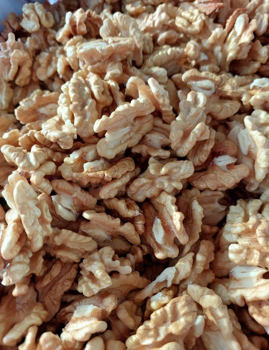Продам грецькі горіхи 270грн/кг(метелик). Та 220грн/кг(мікс)Урожай 202