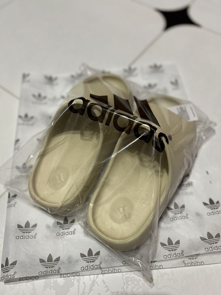 Шлепанцы Yeezy Slide Adidas Адидас Изи