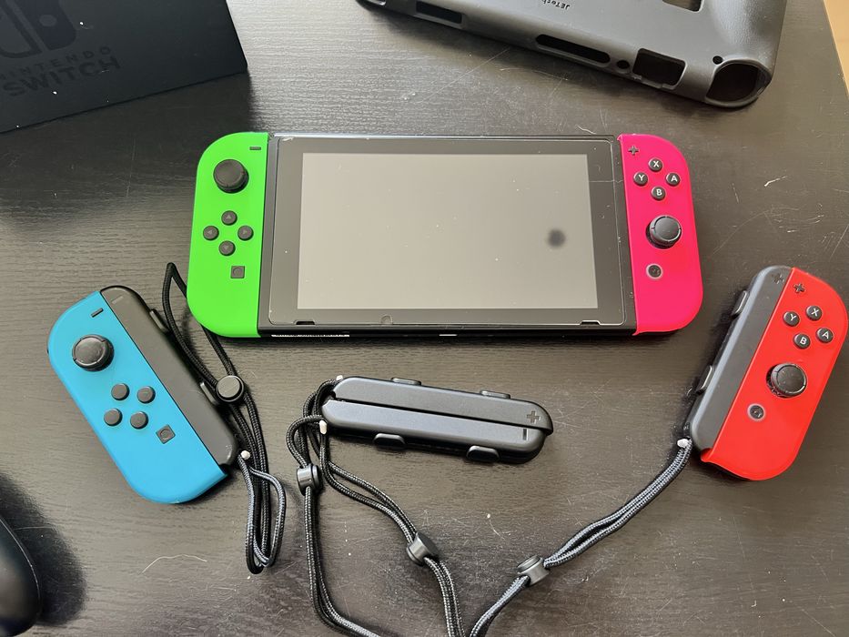 Nintendo Switch + Acessórios (Completo)
