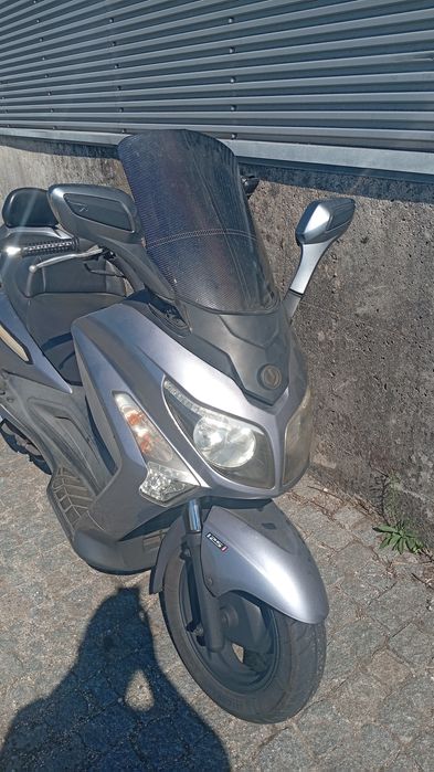 SYM 125cc ano 2011, vendo ou troco por carro de meu interesse.