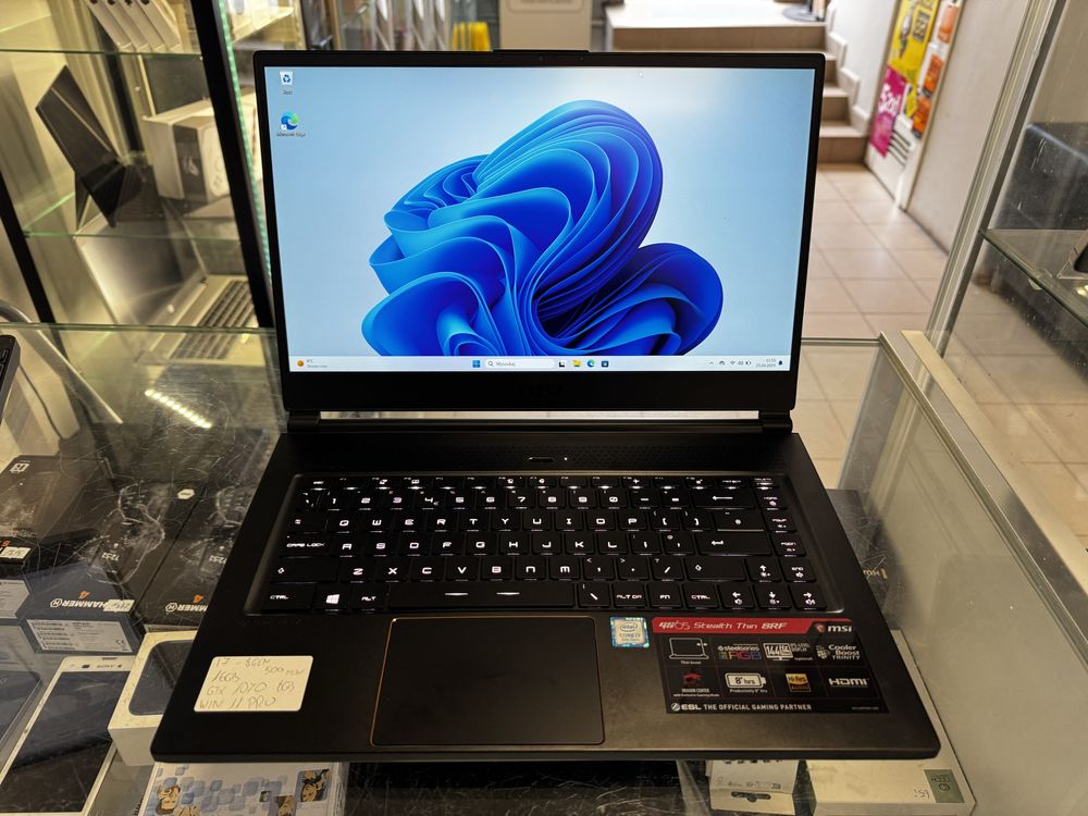 Zadbany Laptop MSI Stealth Thin 8RF GTX1070 i7 16GB 500GB