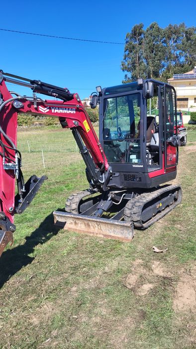 Mini giratória yanmar 2.6 como nova