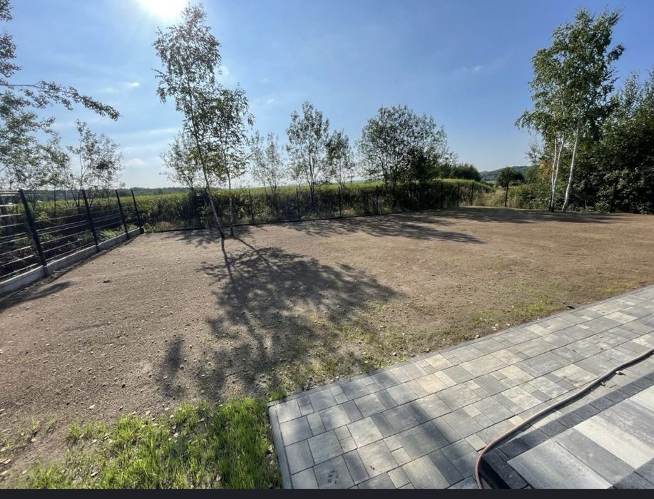 Zakladanie ogrodów/trawniki/niwelacje terenu/odwodnienia/koparka/HDS