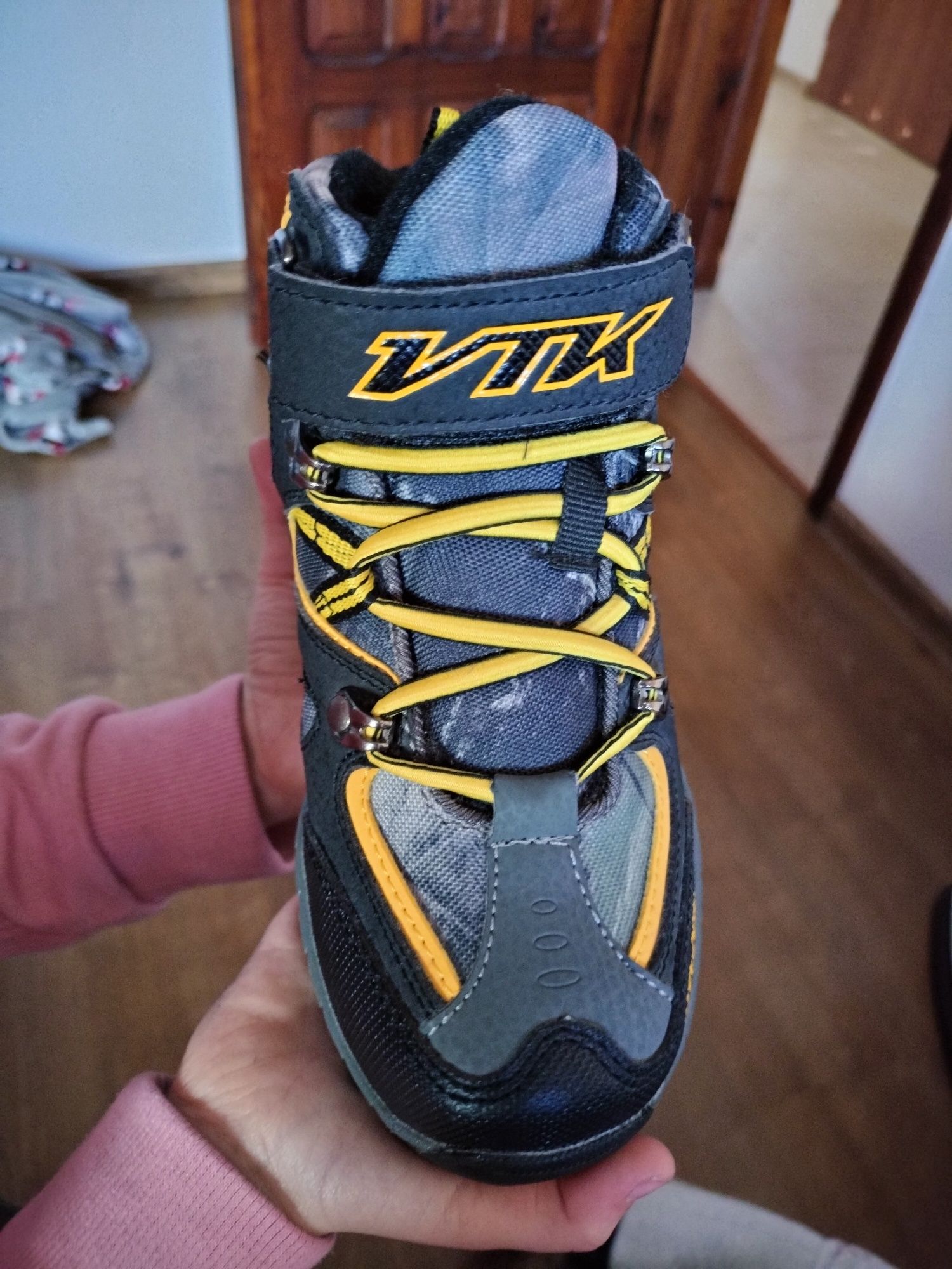 Zimowe buty 31 trekkingowe górskie nowe