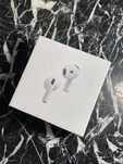 Zupełnie nowe, nieotwarte słuchawki A pple air pods4 A-N-C