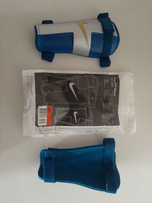 Ochraniacze Piłkarskie Nike Tiempo Team L