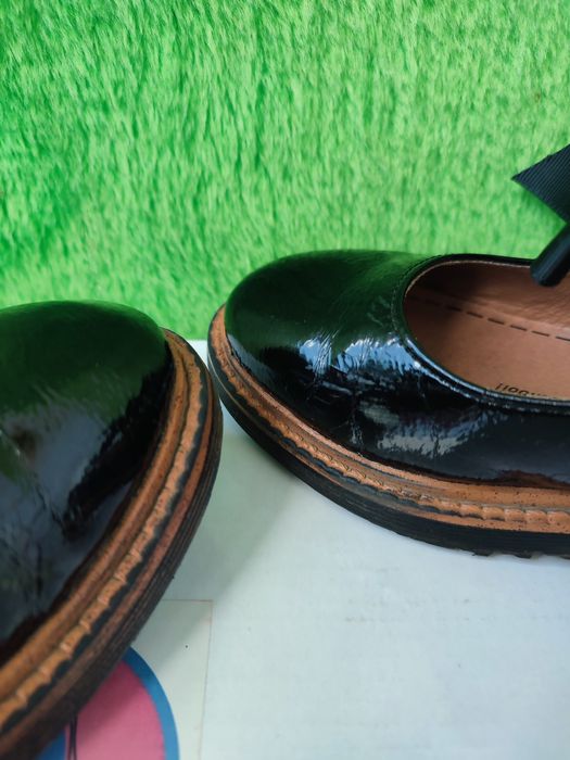 Туфлі, черевики, мокасіни