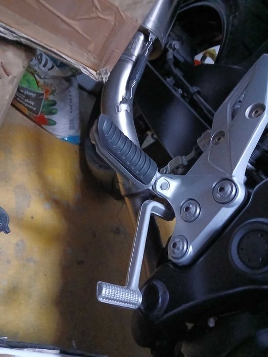 Suzuki gsr750 dzwignia hamulca tyl gsr 750