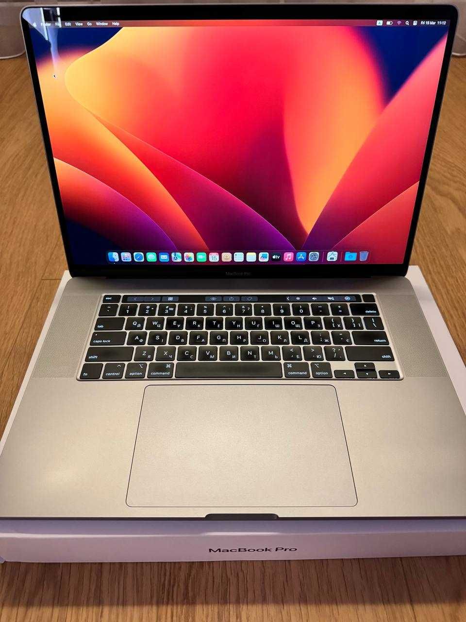 МасBook Pro 16 (MVVK2) 2019