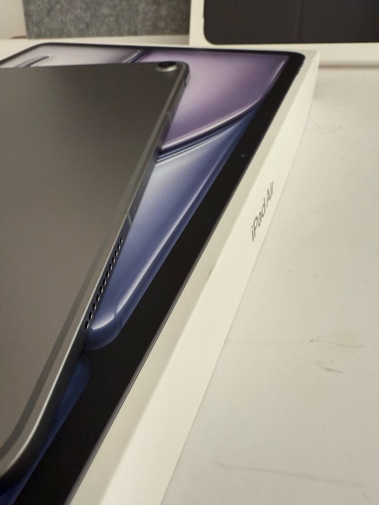 IPad Air 13 M3 256GB Wi-FI + CELLULAR (2025)Silver + Capa original
