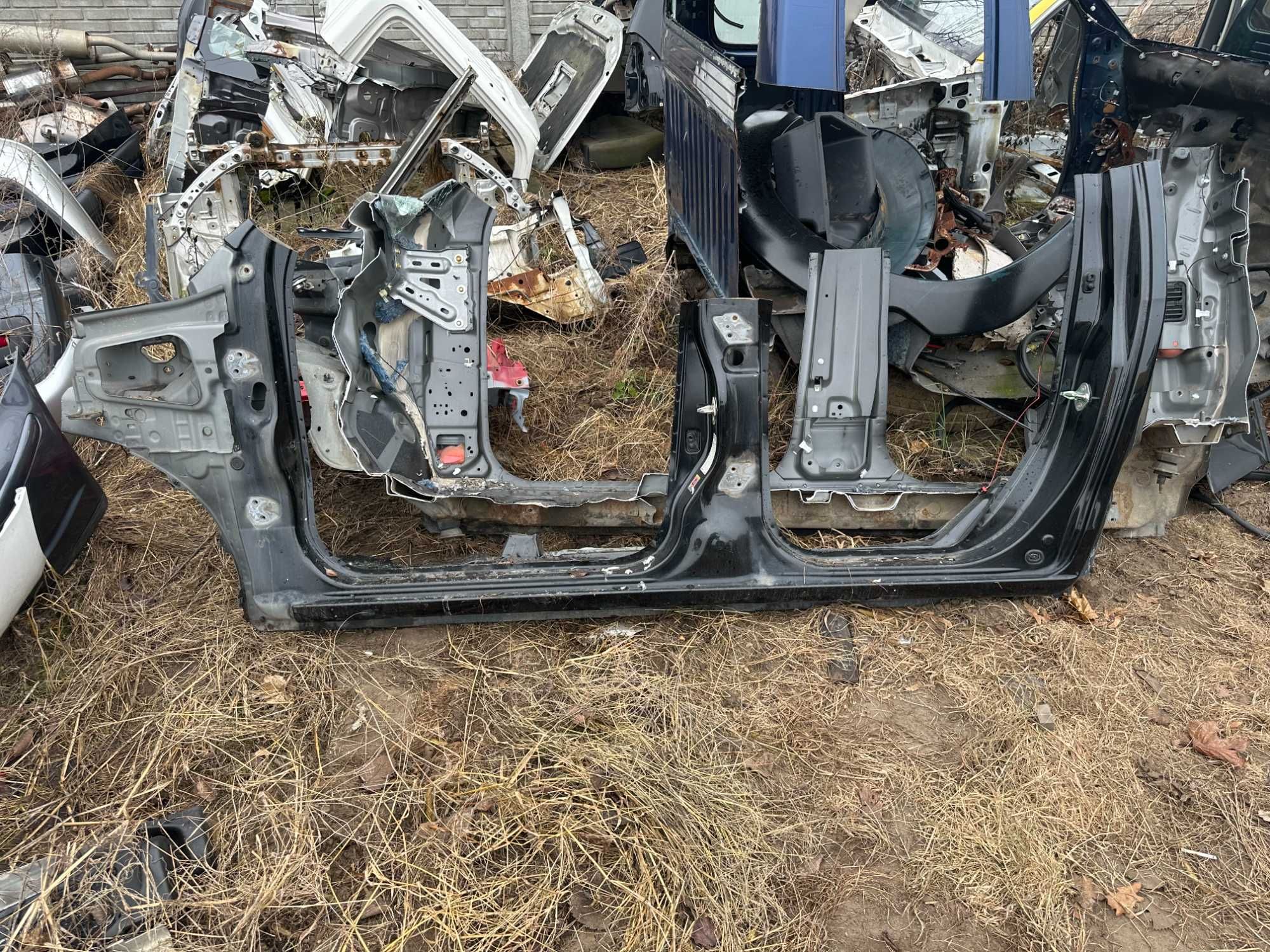 Isuzu D-Max II 12-19 Próg Cięty Słupek A B C Bok