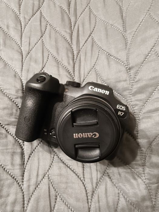 Canon R7 + Objectiva