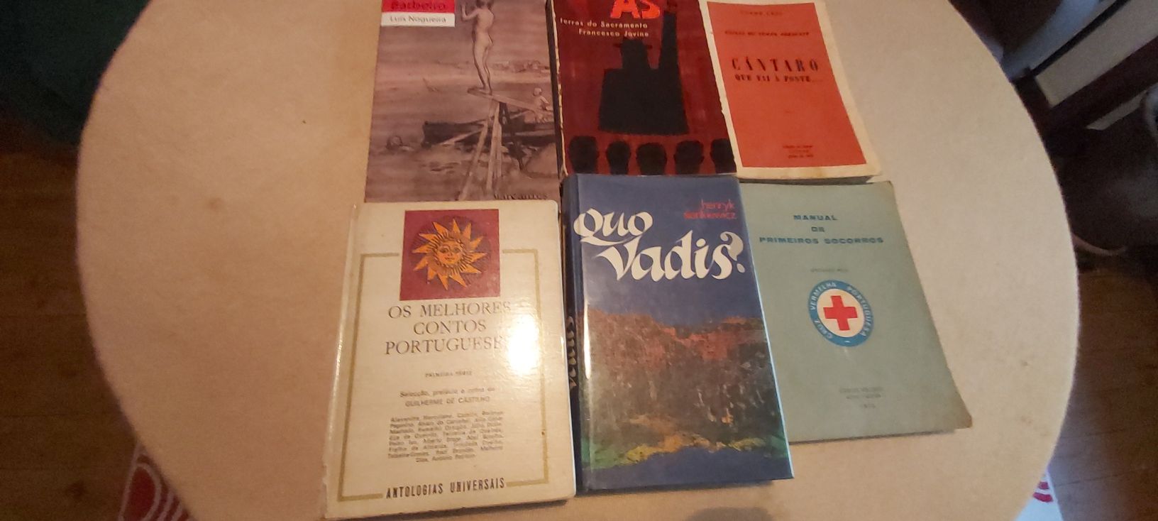 Livros antigos/novos . Preços variados