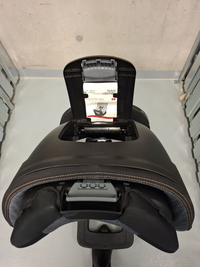 Fotelik Britax Römer Dualfix M
i-Size