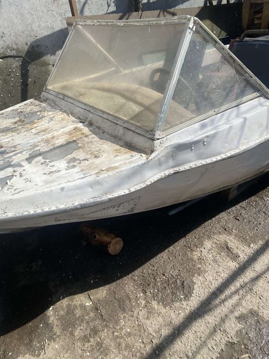 Продам лодку крым