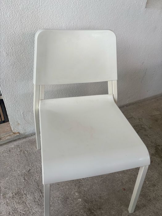 Cadeira branca ikea