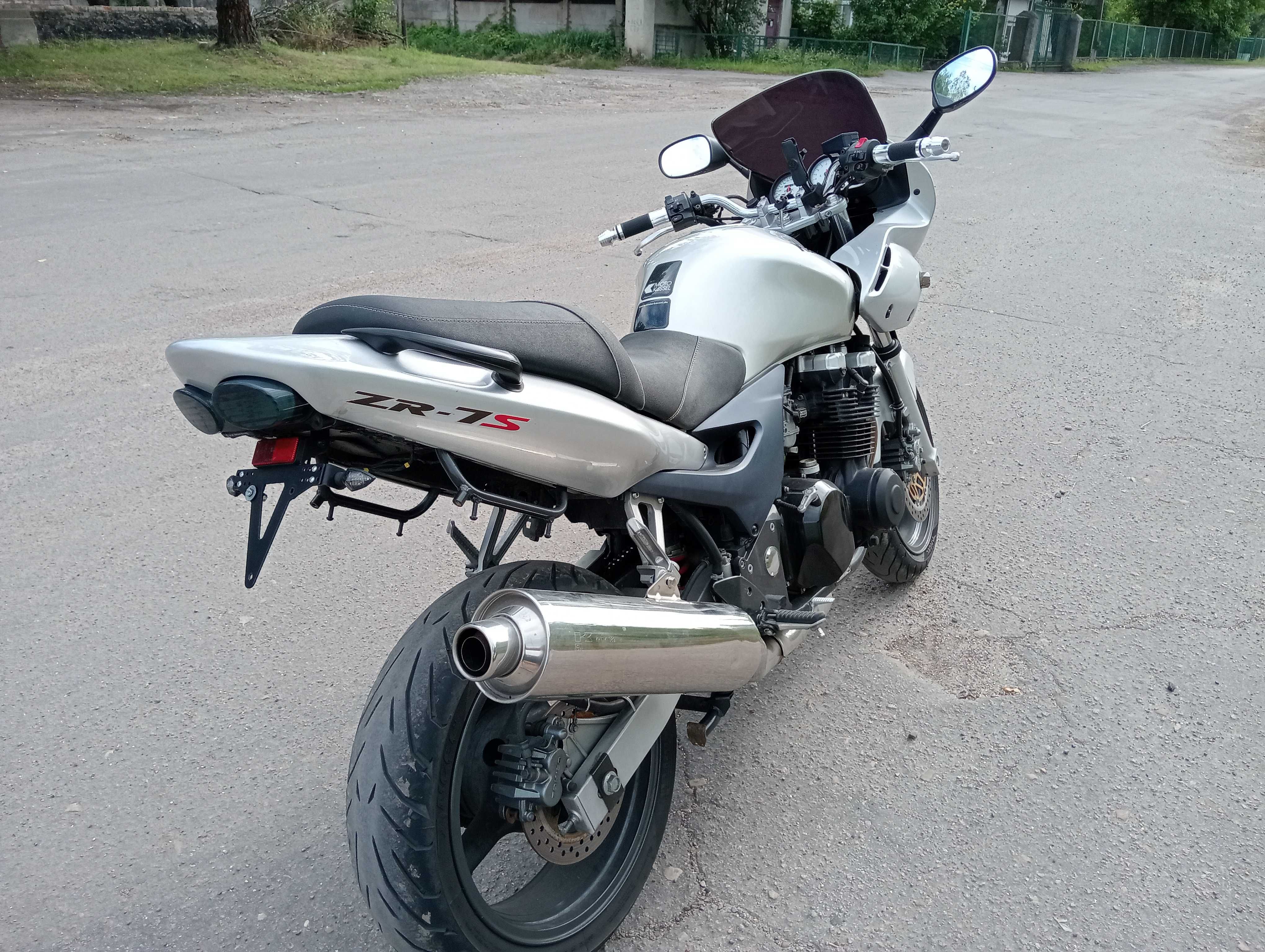 Продам kawasaki zr-7s