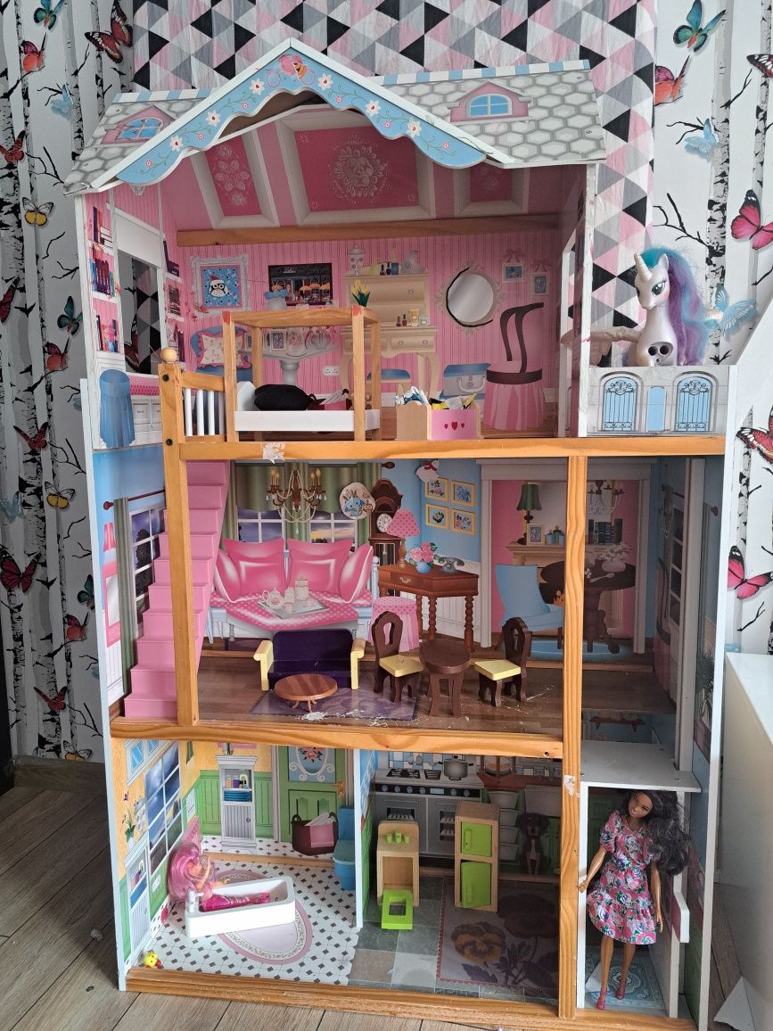 Domek dla lalek drewniany