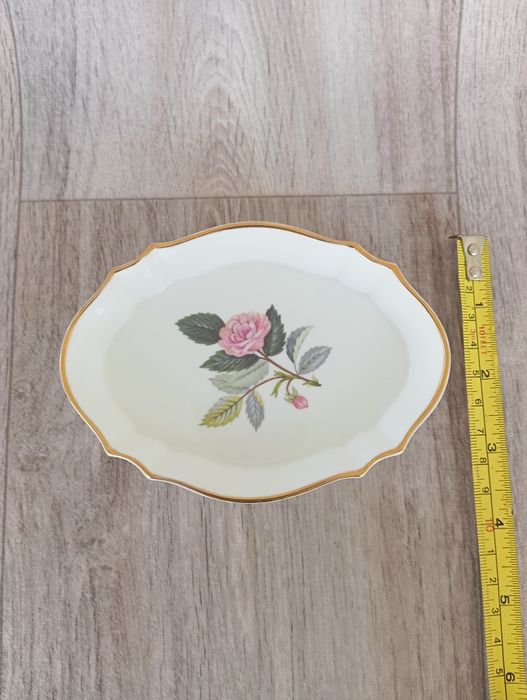 Ozdobny talerzyk porcelanowy