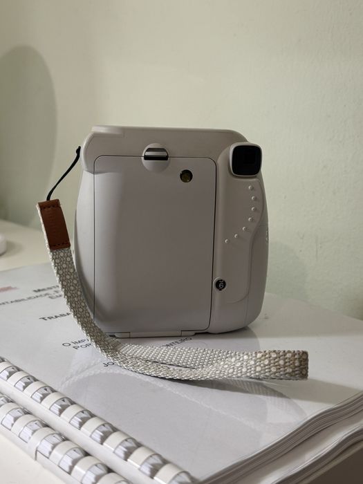 Câmara Instantânea Fujifilm Instax Mini 9 – Cinzenta