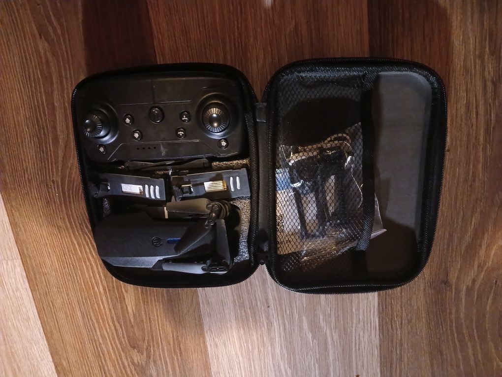 Квадрокоптер E 88 Pro