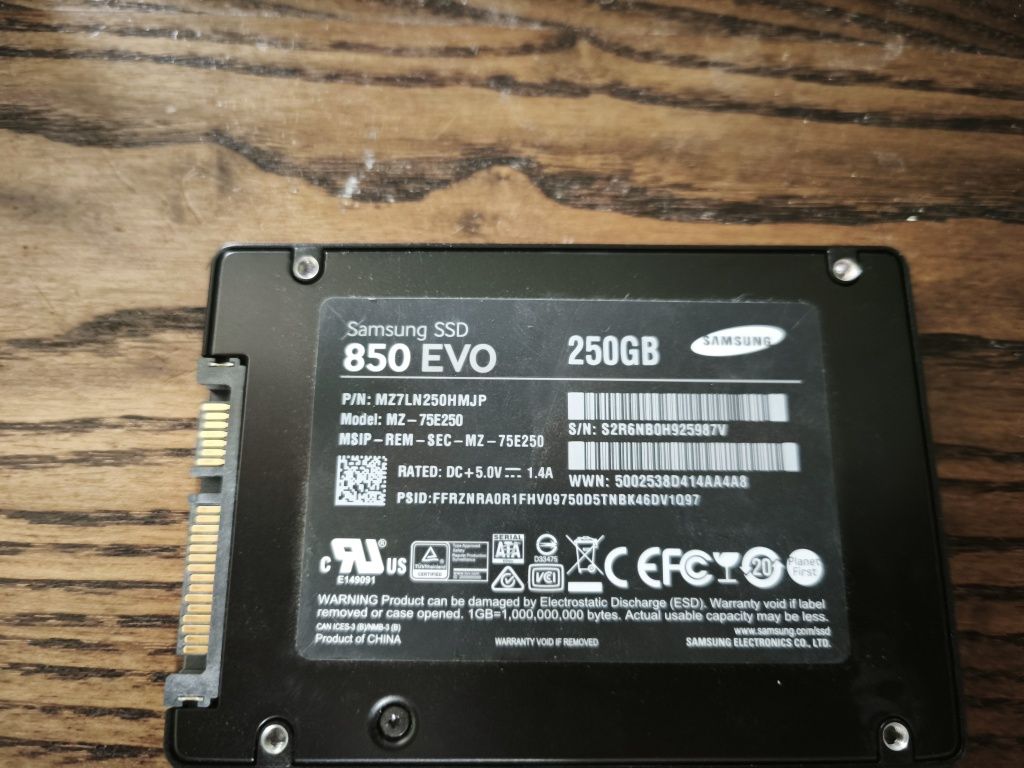 SSD Adata SU 750  256 gb
