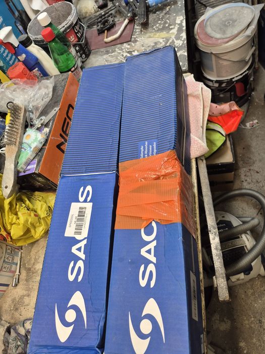 Amortyzatory przod  do vw b5 lift