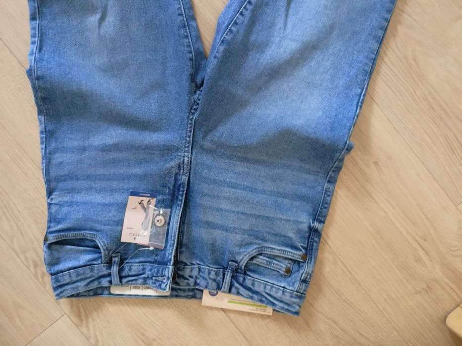 Jeansy damskie nowe z metka