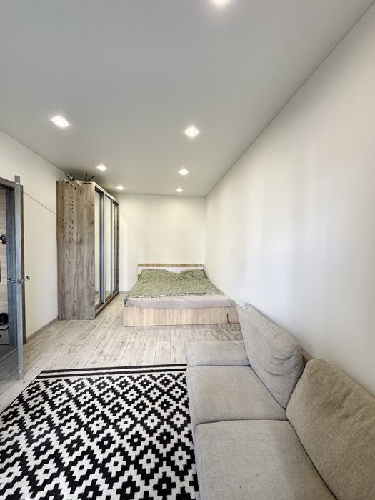 Однокімнатна з ремонтом та меблями