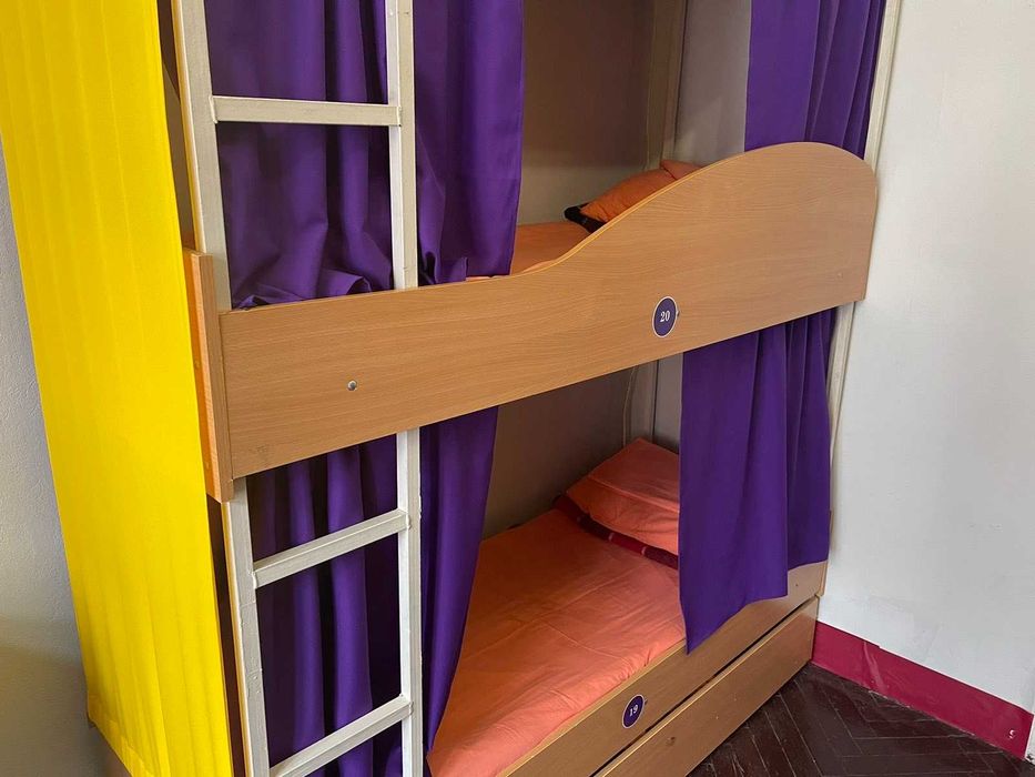 100 метров от метро Площадь Украинских Героев  Хостел Киев