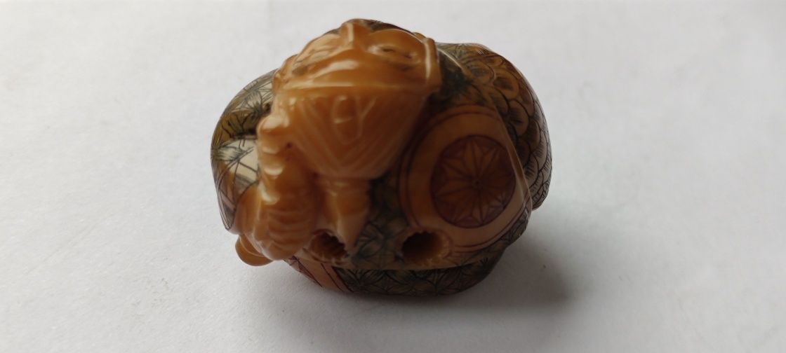 Stare figurki Netsuke - Koń i budda