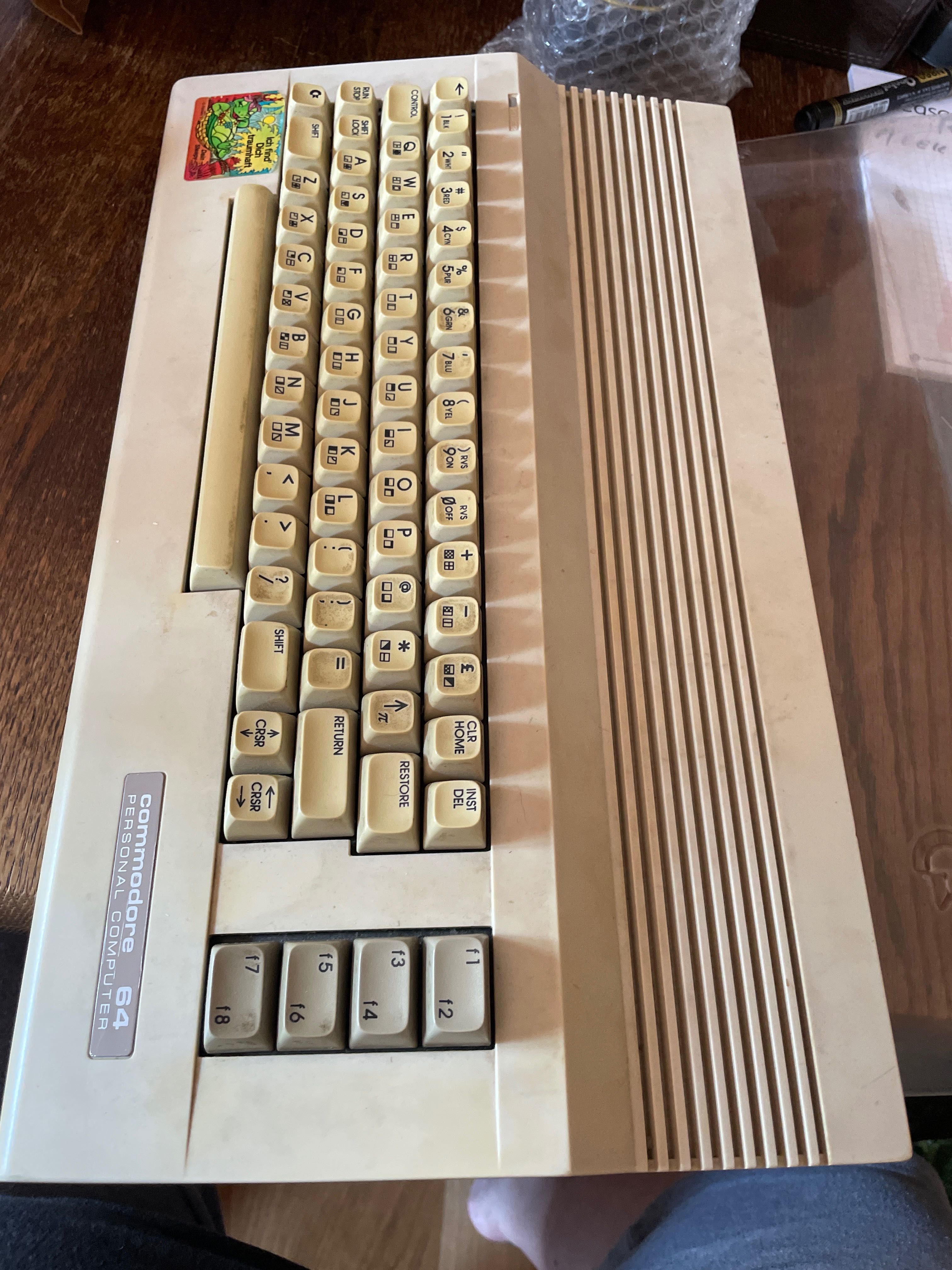 Komputer commodore C 64 plus pokrywa