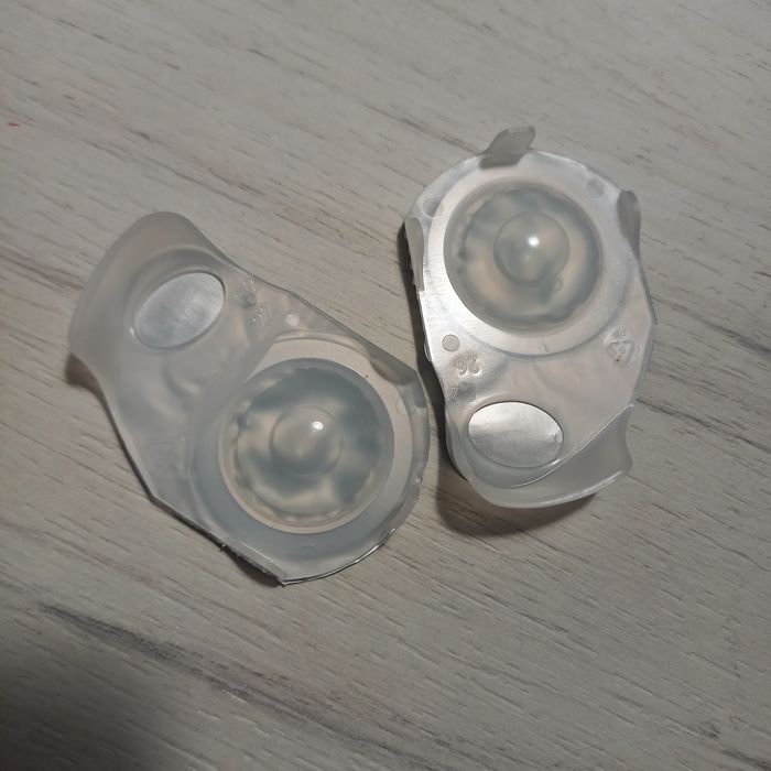 лінзи AIR OPTIX plus