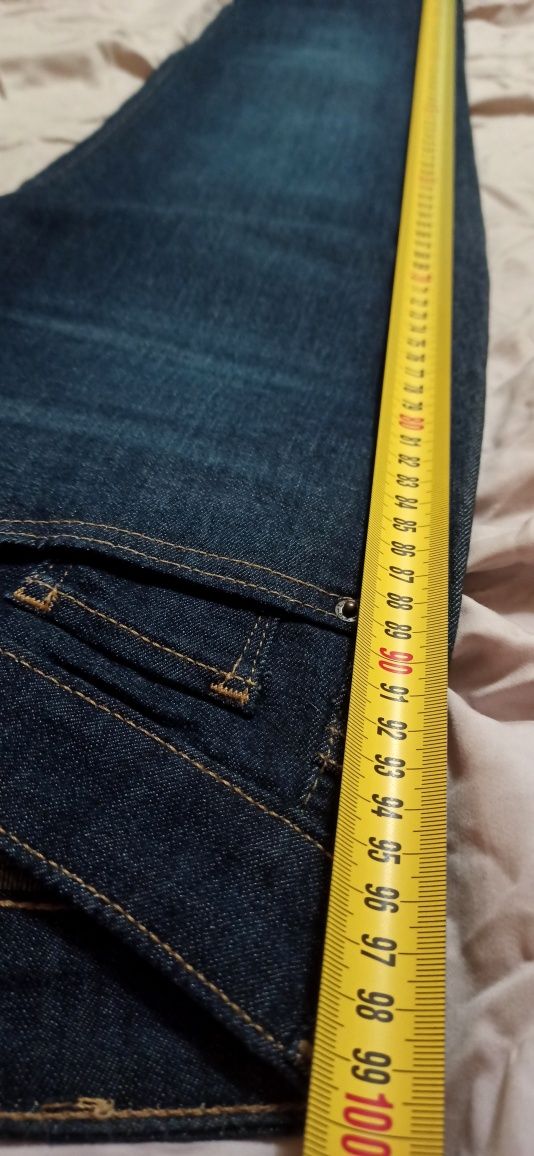 Джинси Levi's жіночі Slim Fit темно-сині 24 х 32