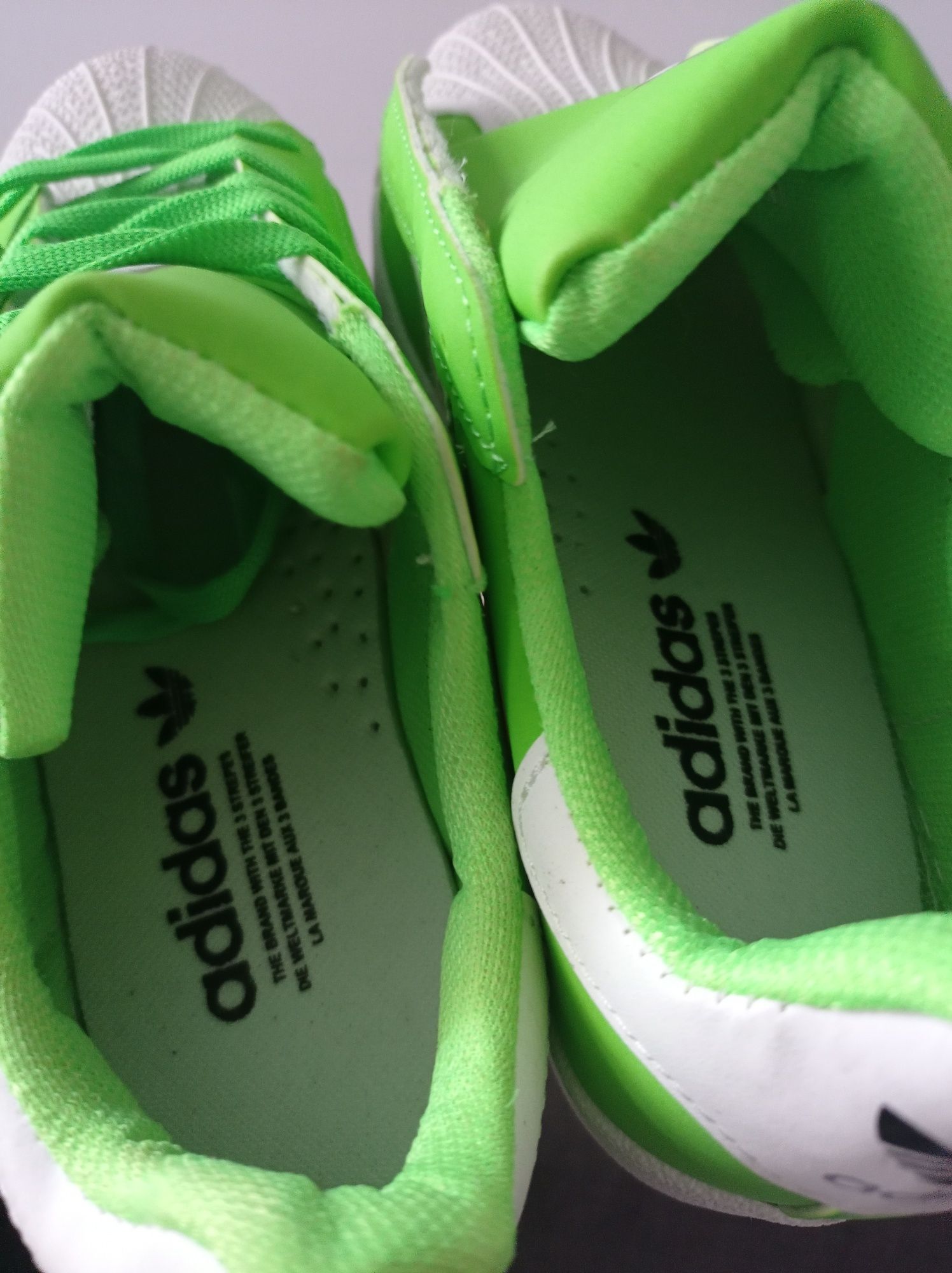 Wyprzedaż Adidas zielony NEON 36 sportowe buty
